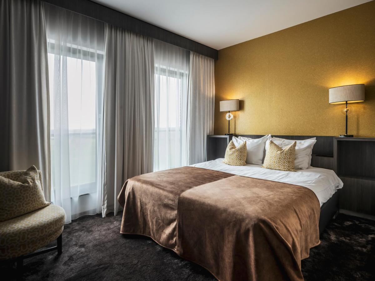 Van Der Valk Hotel Hoorn Экстерьер фото